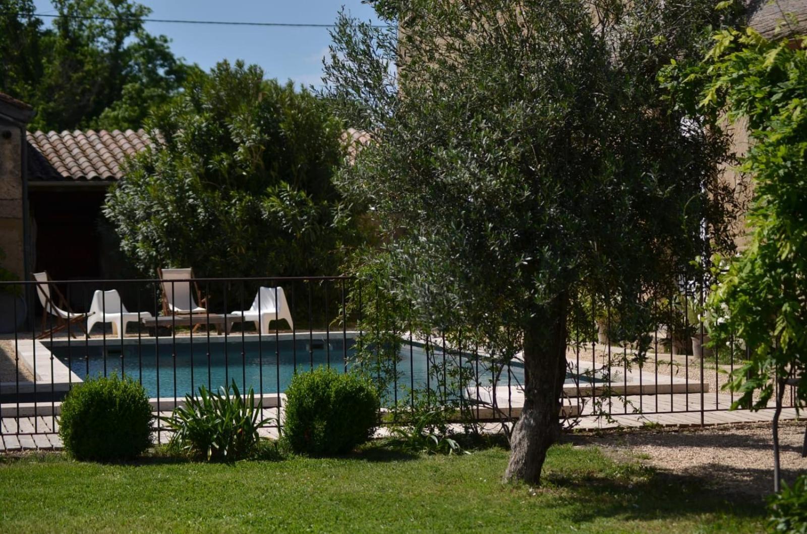 Ferme St Pierre Suite avec chambre et salon privé Chabeuil Exterior foto