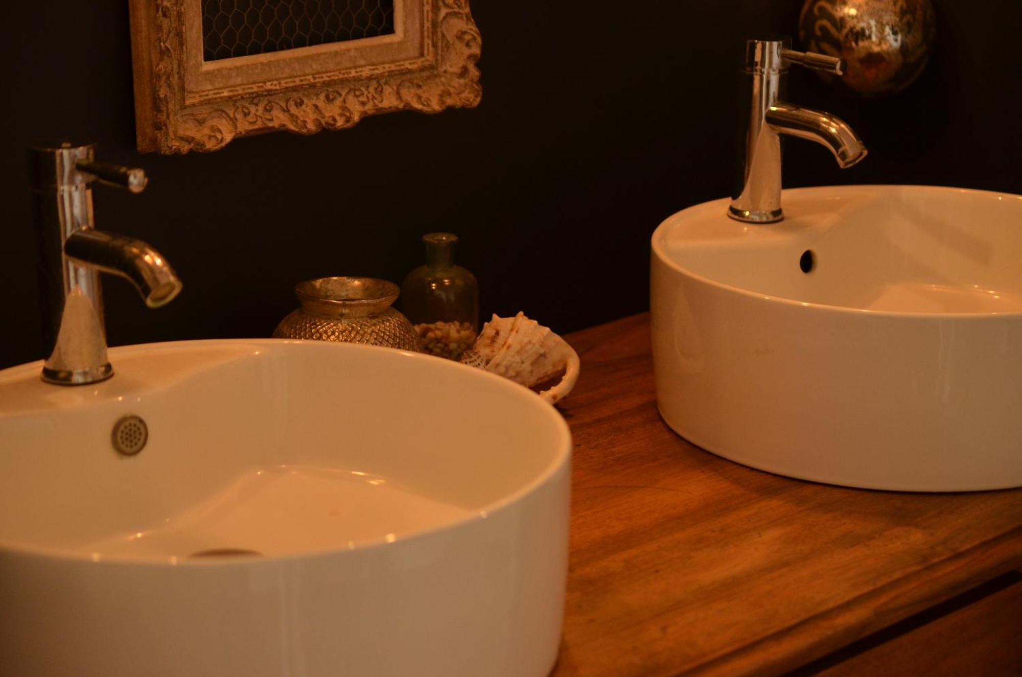 Ferme St Pierre Suite avec chambre et salon privé Chabeuil Exterior foto